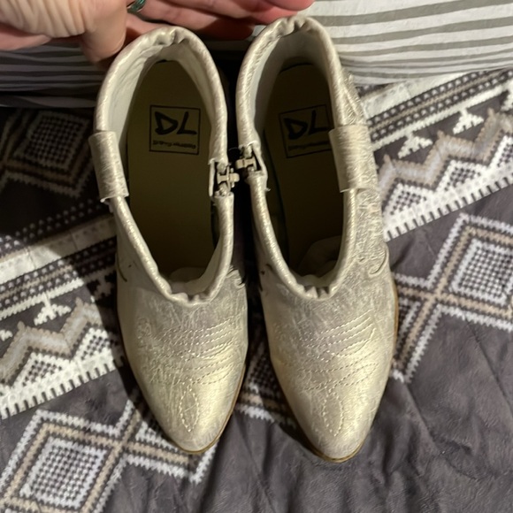 Dirty Laundry Cowgirl Boots, zipper, short, block heels. - Picture 9 of 13